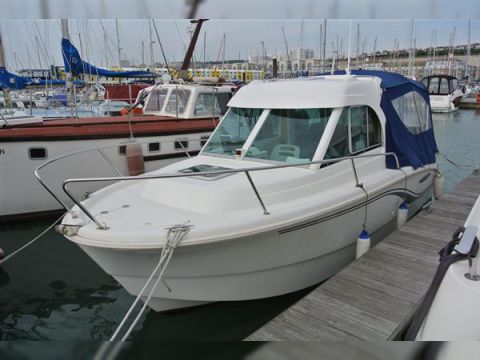 Beneteau Antares 650