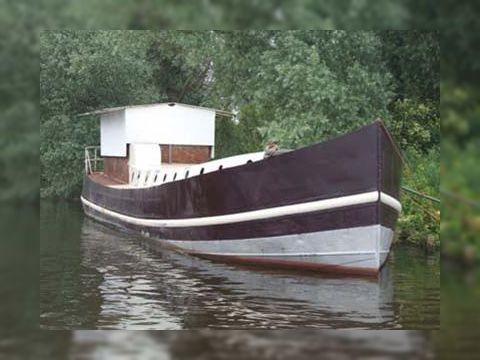 Barge-Cutter casco living ship