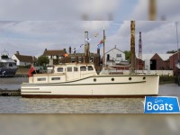 Classic Brooke Marine 32