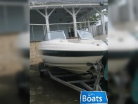 Rinker 182 BOW RIDER