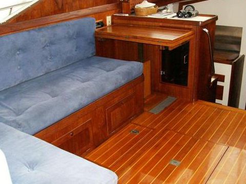 Kjøpe 1989 Cape Dory Flybridge