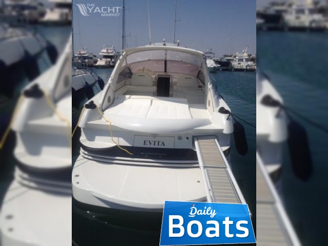 2001 Pershing 37 Cabin
