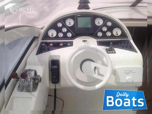2001 Pershing 37 Cabin