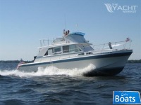 Uniflite Flybridge Sedan