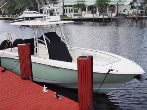 Boston Whaler 32 Outrage Newer Motors!