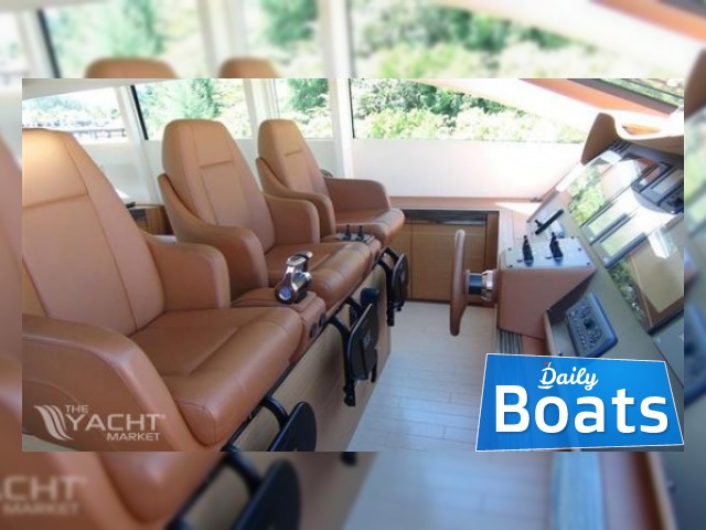 2011 Pershing 92 na prodej