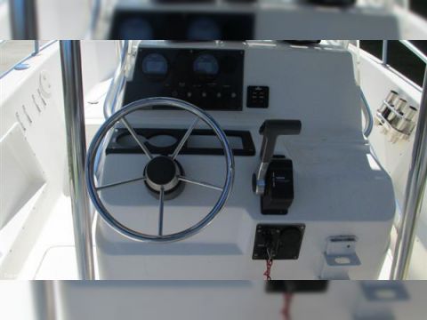 2004 Angler 220B