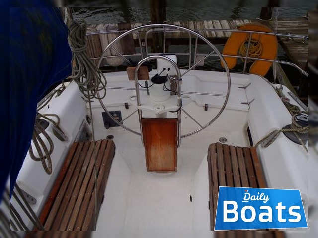 1984 Hunter 40