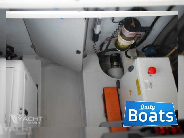 Koupit 2008 Azimut 42 E