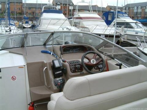 Buy 2002 Regal 2665 Commodore