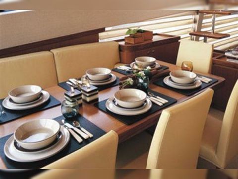 2007 Ferretti 681