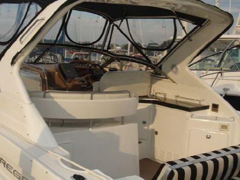 2004 Regal 3560 Commodore
