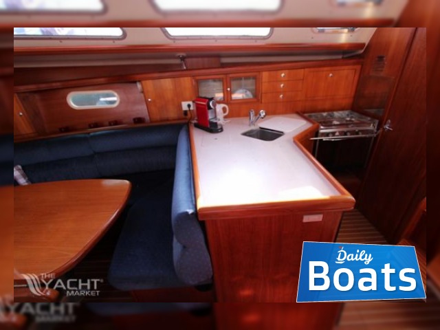 2005 Hunter 36