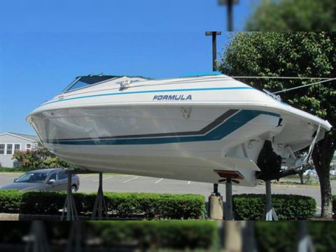 1993 Formula 252 Bowrider na prodej