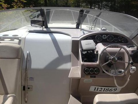 2001 Regal 2660 Commodore