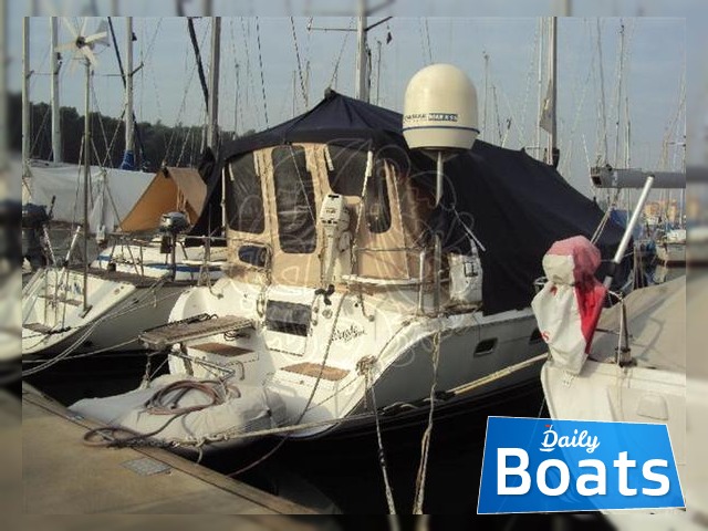 2005 Hunter 38