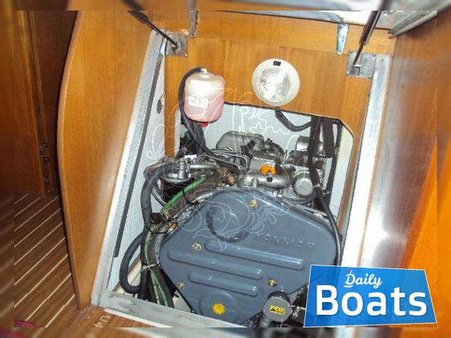 2005 Hunter 38