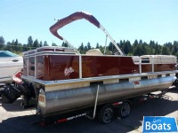 Sun Tracker Party Barge