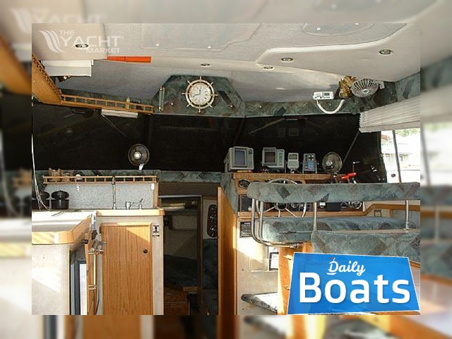 1980 Bayliner Conquest Command Bridge