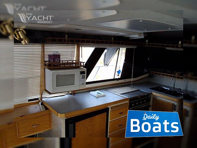 1980 Bayliner Conquest Command Bridge
