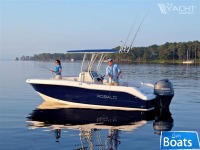 Robalo Centre Console R200