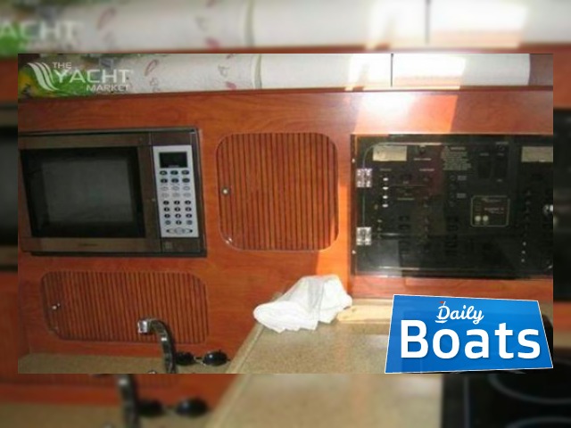 2006 Rinker 320