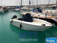 Boston Whaler OUTRAGE 240