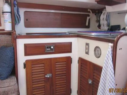 1975 Hunter 30