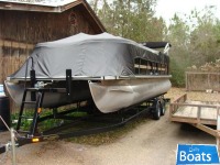 Bentley Pontoons 220/223 Cruise