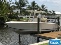 Jupiter 26 FS Center Console