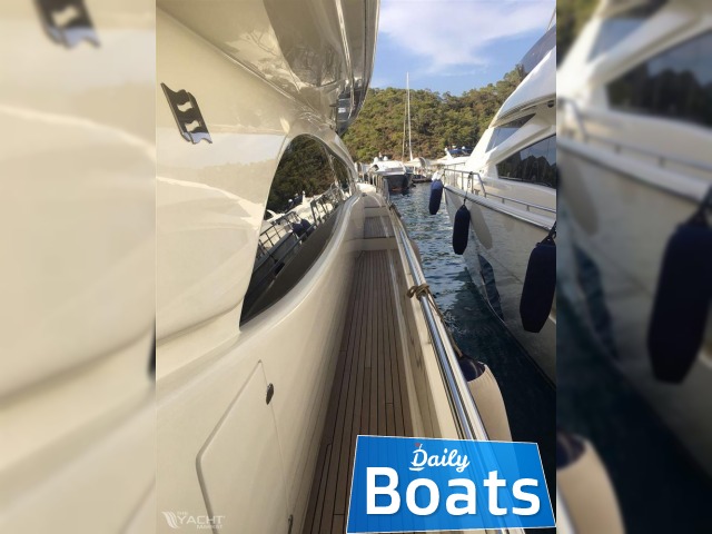 2007 Ferretti 830