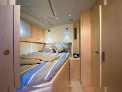 2007 Oyster 655