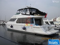 Carver Pilot House Voyager 570