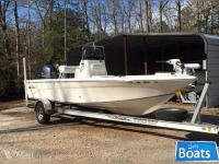 NauticStar 2100 Bay