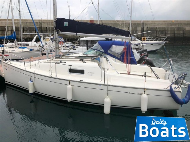2006 Jeanneau Sun 2500 Lifting Keel for sale. View price, photos and
