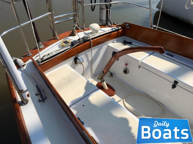 1984 Cape Dory 28