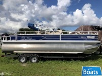 Sun Tracker Fishin Barge 22 Dlx