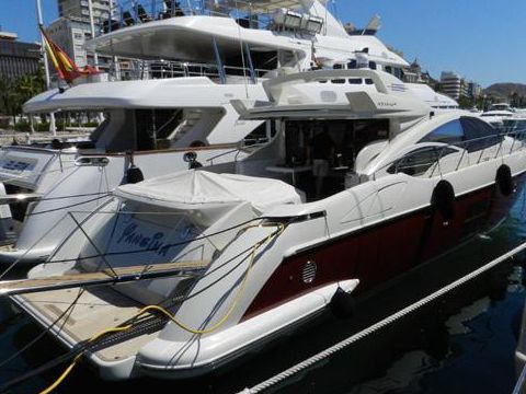 2005 Azimut 68S in vendita