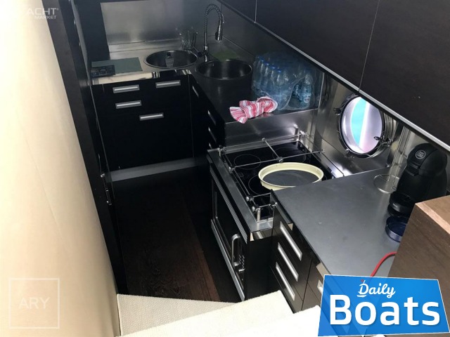Buy 2009 Azimut 68S