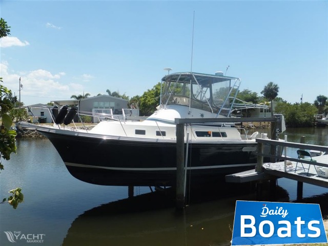 2002 Albin 32+2 Command Bridge