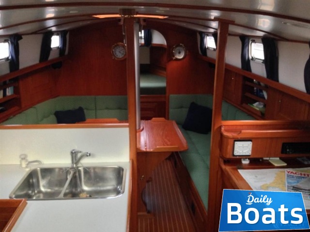 1998 Victoria 38 Sloop