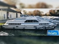 CROWN CRUISER41 CLASSIQUE