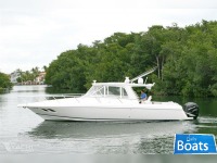 Intrepid 390 Sport Yacht