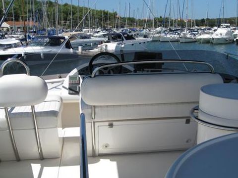 Osta 2005 Fairline Phantom 46