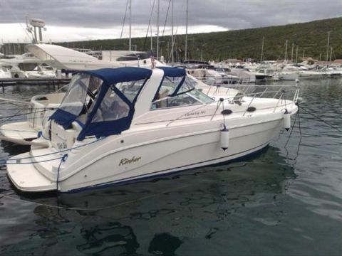 Rinker 340 Fiesta Vee