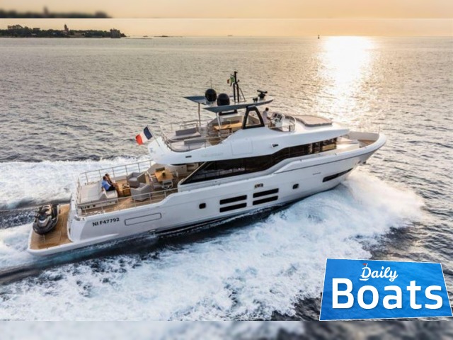 Azimut 76