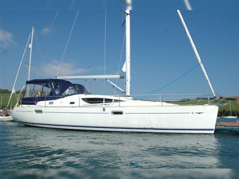 Jeanneau 42 Deck Saloon