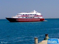 Custom Megayacht 130 Safari