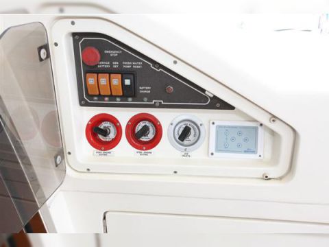2004 Azimut 62