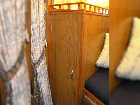 1974 Princess 32 for sale